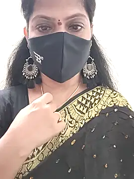 Snapshot of shivani27 chatting on 09/08/25, 04:39 shivani27 online show from 09/08/25, 04:39