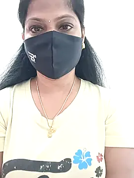 Snapshot of shivani27 chatting on 09/14/25, 06:56 shivani27 online show from 09/14/25, 06:56