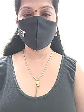 Snapshot of shivani27 chatting on 10/08/25, 06:11 shivani27 online show from 10/08/25, 06:11