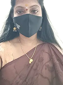 Snapshot of shivani27 chatting on 11/13/25, 05:56 shivani27 online show from 11/13/25, 05:56