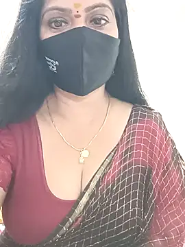 Snapshot of shivani27 chatting on 06/10/26, 09:03 shivani27 online show from 06/10/26, 09:03