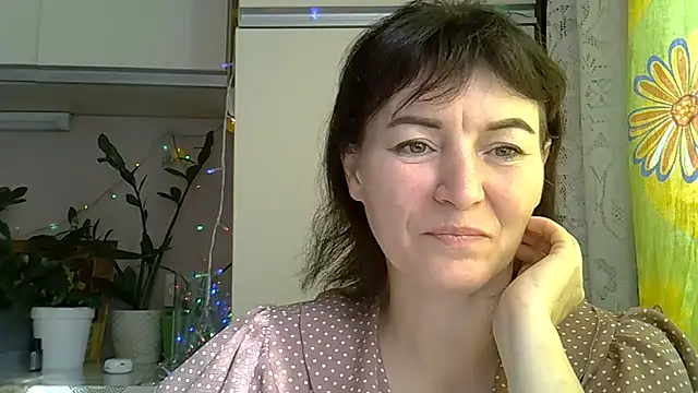 Krystal 82 online show from 09/10/25, 08:25