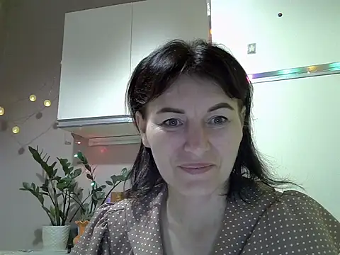 Krystal 82 online show from 10/09/25, 07:45