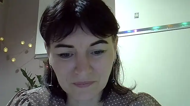 Krystal 82 online show from 10/12/25, 08:52