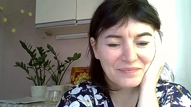 Krystal 82 online show from 10/19/25, 08:59