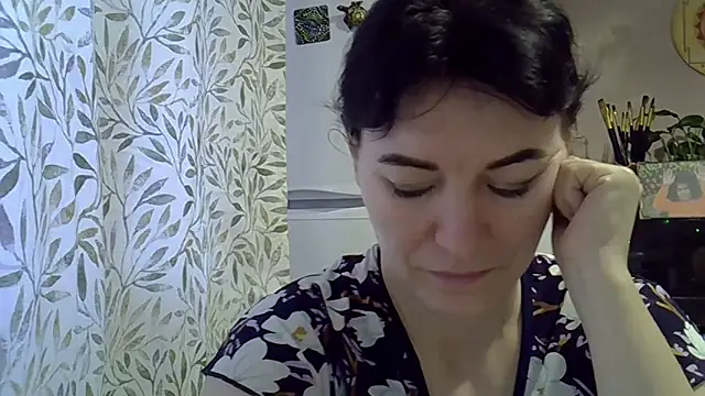 Krystal 82 online show from 12/01/25, 08:08