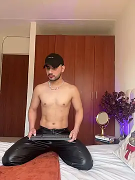 Dark beauty2 online show from 11/10/25, 09:14