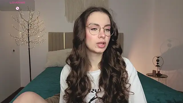 Real cutie1 online show from 04/01/26, 12:50