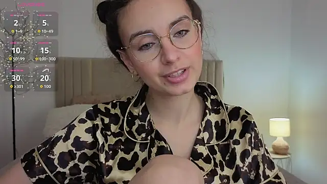 Snapshot of Real_cutie1 chatting on 07/20/26, 01:13 Real cutie1 online show from 07/20/26, 01:13