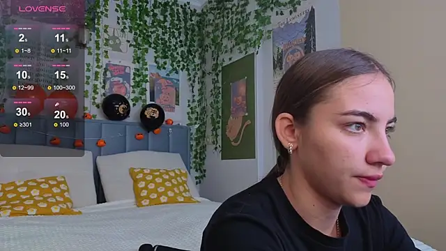 Ashley Pierce online show from 11/04/25, 04:11