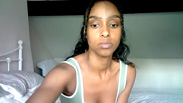 Hazel Dollxx online show from 08/05/26, 12:41