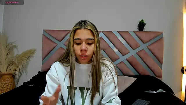 Rachell criss online show from 06/03/26, 04:48