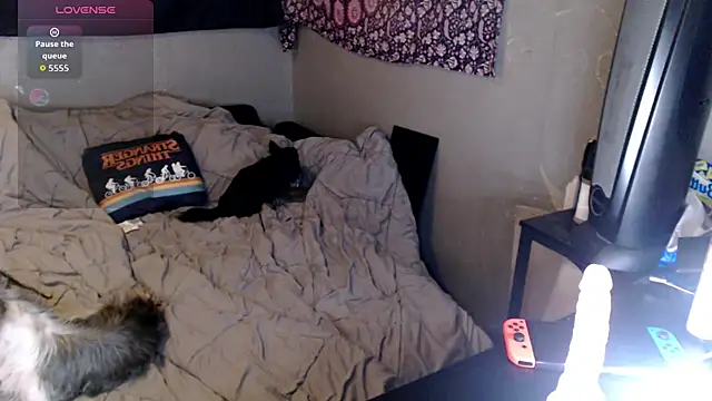 London Ray online show from 12/18/25, 05:02