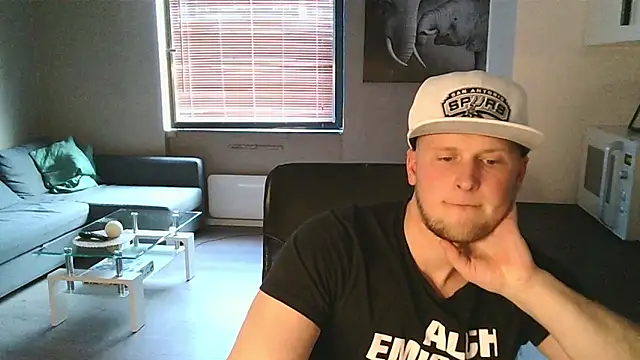 Snapshot of Dartanjanas13 chatting on 09/17/25, 03:03 Dartanjanas13 online show from 09/17/25, 03:03