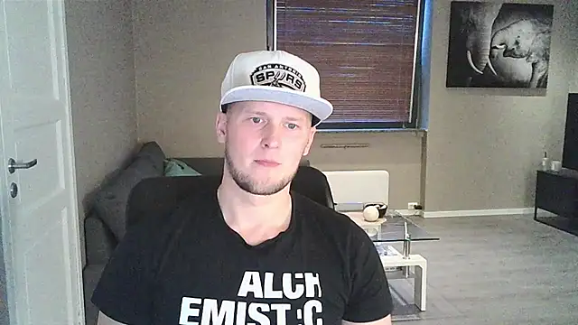 Snapshot of Dartanjanas13 chatting on 09/20/25, 04:52 Dartanjanas13 online show from 09/20/25, 04:52