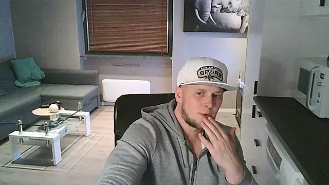 Snapshot of Dartanjanas13 chatting on 11/13/25, 07:57 Dartanjanas13 online show from 11/13/25, 07:57