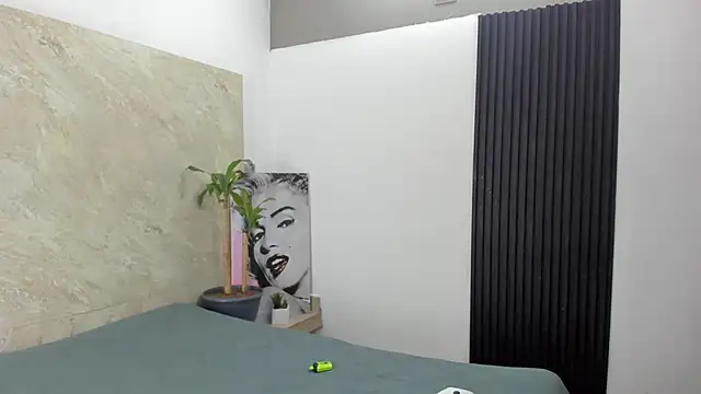 Snapshot of _Axel_09 chatting on 09/19/25, 04:14 Axel 09 online show from 09/19/25, 04:14