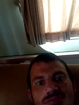 Snapshot of areyouseriousss chatting on 09/28/25, 05:18 areyouseriousss online show from 09/28/25, 05:18