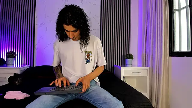 JackAndRosse  online show from 11/01/25, 01:24