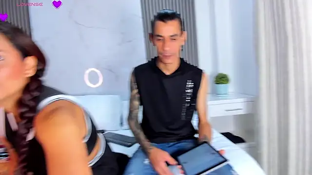 Snapshot of JackAndRosse_ chatting on 06/15/26, 01:24 JackAndRosse online show from 06/15/26, 01:24