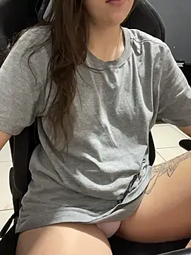 novinhacasada22 online show from 03/04/26, 10:21