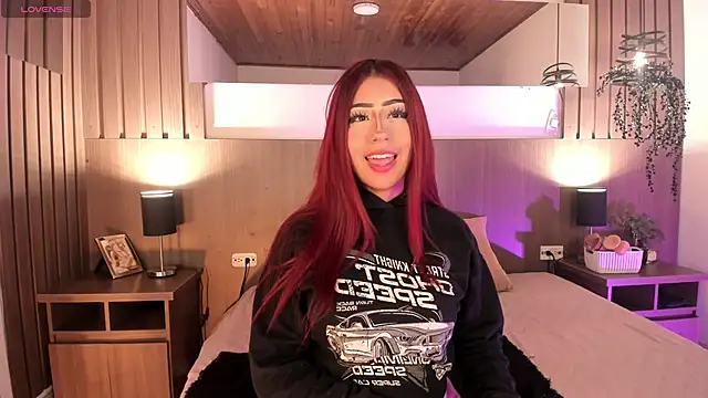 Snapshot of Violet_carson chatting on 05/18/26, 01:17 Violet carson online show from 05/18/26, 01:17