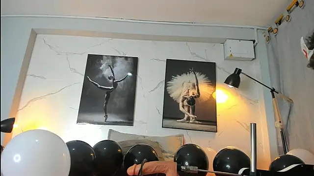 Evaa 18 online show from 10/31/25, 05:58