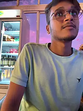 Snapshot of Ishq_ka_raja chatting on 04/08/26, 08:03 Ishq ka raja online show from 04/08/26, 08:03