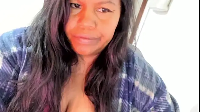 Snapshot of ebonylouissexyhot chatting on 11/07/25, 10:32 ebonylouissexyhot online show from 11/07/25, 10:32