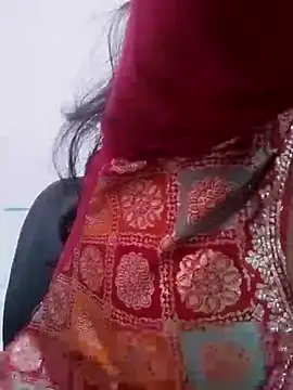 Reeta-rani online show from 10/15/25, 04:12