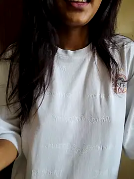 Snapshot of Raj-kumari chatting on 06/11/26, 04:54 Raj-kumari online show from 06/11/26, 04:54