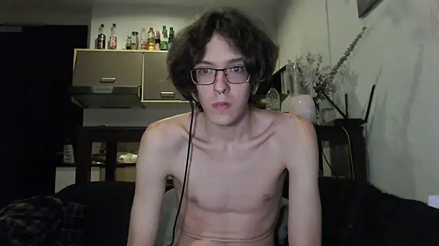 Snapshot of LovesomeCookie chatting on 09/13/25, 01:44 LovesomeCookie online show from 09/13/25, 01:44