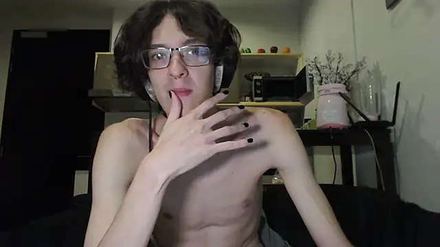 Snapshot of LovesomeCookie chatting on 10/07/25, 02:03 LovesomeCookie online show from 10/07/25, 02:03