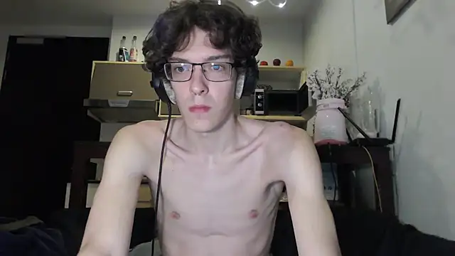 Snapshot of LovesomeCookie chatting on 10/11/25, 12:04 LovesomeCookie online show from 10/11/25, 12:04