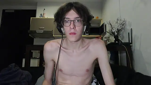 Snapshot of LovesomeCookie chatting on 10/14/25, 04:08 LovesomeCookie online show from 10/14/25, 04:08