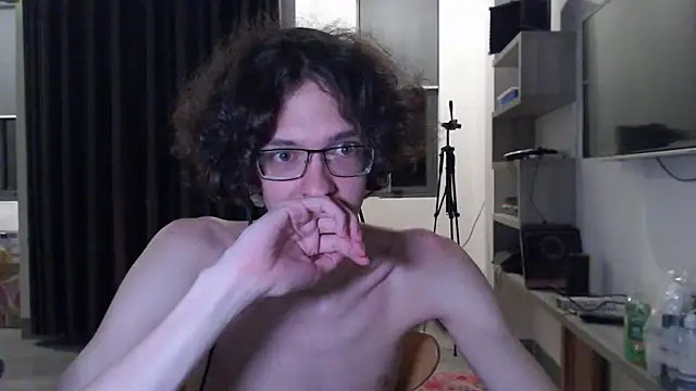 Snapshot of LovesomeCookie chatting on 03/03/26, 04:57 LovesomeCookie online show from 03/03/26, 04:57