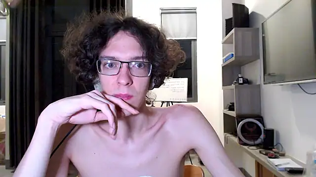 Snapshot of LovesomeCookie chatting on 03/10/26, 05:40 LovesomeCookie online show from 03/10/26, 05:40