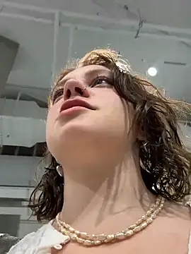 Snapshot of lucy-joy chatting on 09/09/25, 11:32 lucy-joy online show from 09/09/25, 11:32