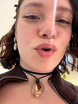 Snapshot of lucy-joy chatting on 09/12/25, 08:25 lucy-joy online show from 09/12/25, 08:25