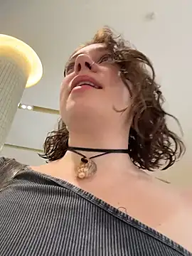 Snapshot of lucy-joy chatting on 09/20/25, 09:32 lucy-joy online show from 09/20/25, 09:32