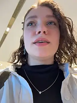 Snapshot of lucy-joy chatting on 09/29/25, 10:20 lucy-joy online show from 09/29/25, 10:20