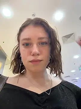 Snapshot of lucy-joy chatting on 10/10/25, 09:30 lucy-joy online show from 10/10/25, 09:30