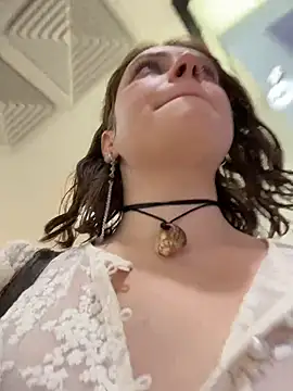 Snapshot of lucy-joy chatting on 10/23/25, 10:36 lucy-joy online show from 10/23/25, 10:36