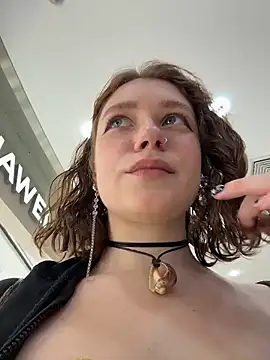 Snapshot of lucy-joy chatting on 11/15/25, 10:23 lucy-joy online show from 11/15/25, 10:23