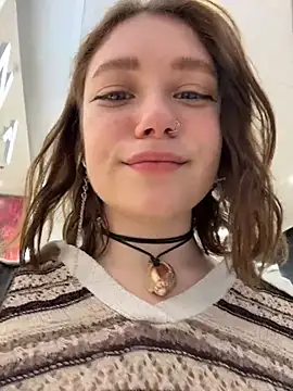 Snapshot of lucy-joy chatting on 11/16/25, 08:20 lucy-joy online show from 11/16/25, 08:20