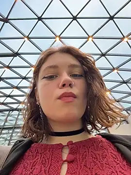 Snapshot of lucy-joy chatting on 11/28/25, 09:12 lucy-joy online show from 11/28/25, 09:12