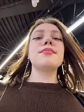 Snapshot of lucy-joy chatting on 12/04/25, 10:24 lucy-joy online show from 12/04/25, 10:24