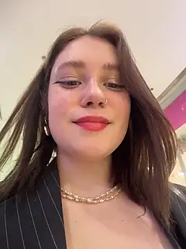 Snapshot of lucy-joy chatting on 12/22/25, 01:08 lucy-joy online show from 12/22/25, 01:08