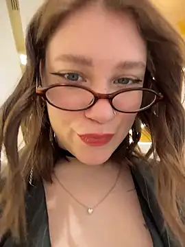 Snapshot of lucy-joy chatting on 01/15/26, 09:36 lucy-joy online show from 01/15/26, 09:36