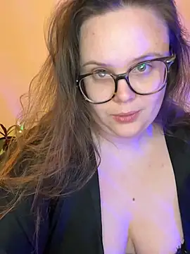 Snapshot of MariaMirabella chatting on 04/14/26, 09:21 MariaMirabella online show from 04/14/26, 09:21